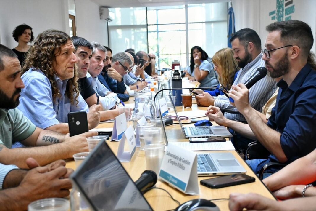 Paritarias bonaerenses: el Gobierno reabre la negociación y convoca a los gremios estatales para el martes 18