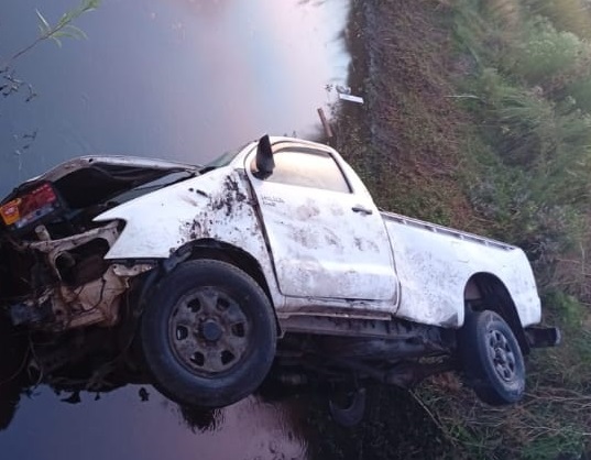 Una camioneta despistó y volcó en Ruta 30: dos trabajadores resultaron con lesiones leves