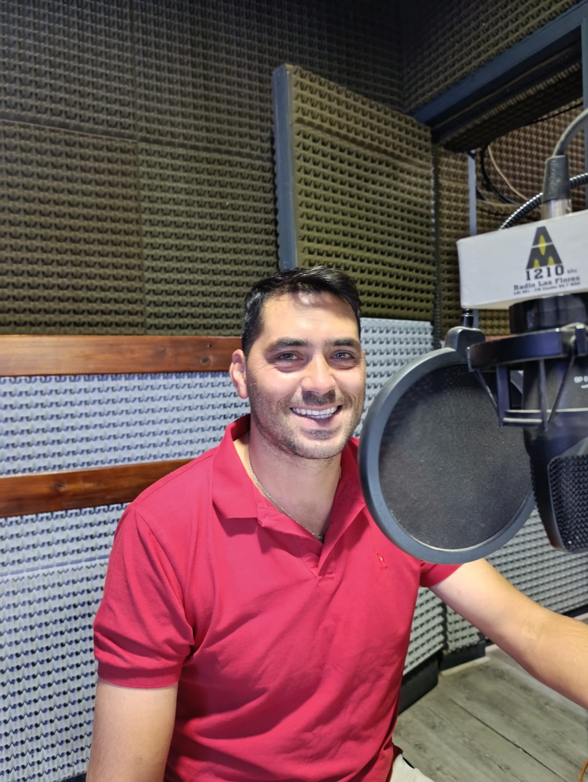 Alejandro Fernandez » La Voz Joven Del Tango» Nos Visito Este Jueves En La Mañana De Conectados