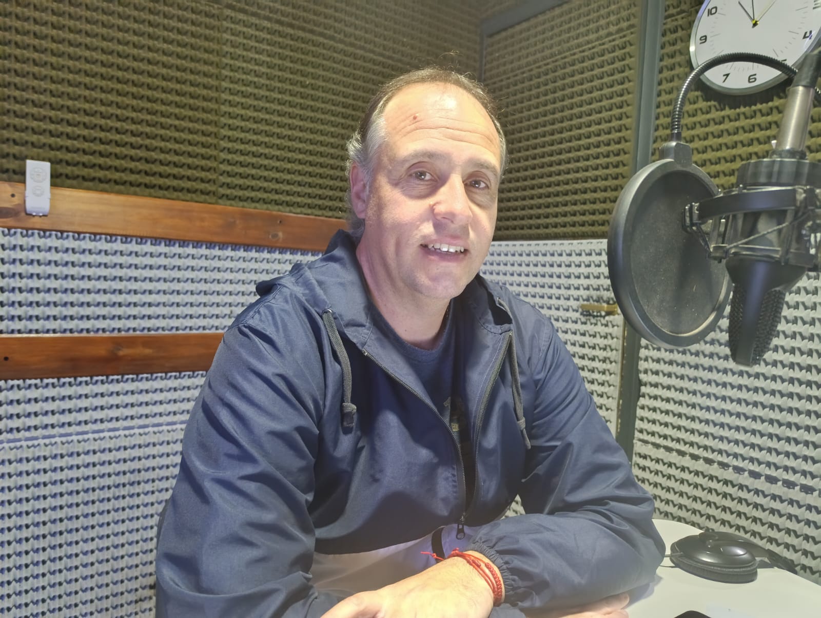 Juan Pablo Falasco » A La Gente Le Cuesta Llegar A Fin De Mes » Paso Por La Mañana De Conectados